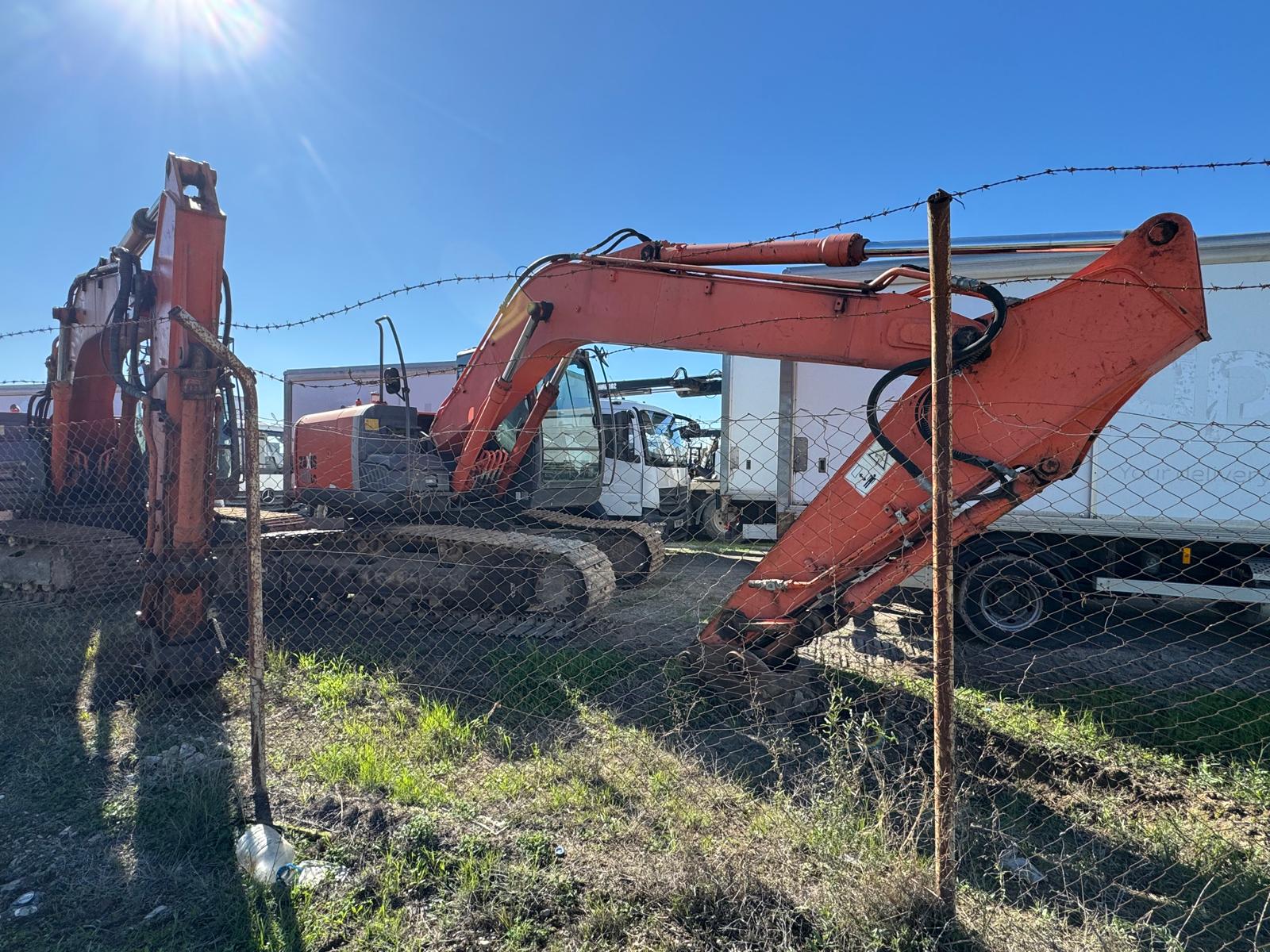 HITACHI ZAXIS 180 LC PALETLİ EXCAVATOR
